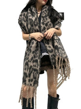 Load image into Gallery viewer, Scarvii - Vintage Warm Scarf with Leopard Print and Fringe