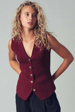 Load image into Gallery viewer, Pointed hem v-neck burgundy vest shop fond du lac women’s boutique 
