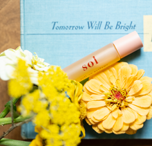 Load image into Gallery viewer, Clean roll-on perfume • no. 39 sol 
