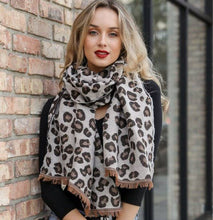 Load image into Gallery viewer, Leopard Print Woven Scarf
