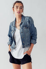 Load image into Gallery viewer, Vintage washed cropped denim jacket
