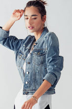 Load image into Gallery viewer, Vintage washed cropped denim jacket
