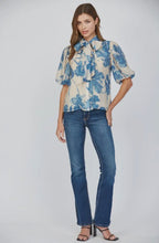 Load image into Gallery viewer, Blue cream floral removable tie lantern sleeve shop fond du lac women’s boutique 

