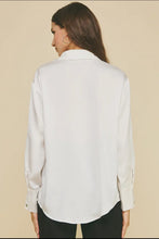 Load image into Gallery viewer, Button down long sleeve white shop fond du lac women’s boutique 
