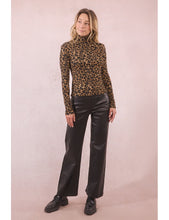 Load image into Gallery viewer, Leopard Turtleneck
