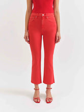 Load image into Gallery viewer, DAZE Denim Shy Girl Crop
