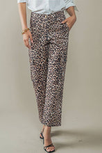 Load image into Gallery viewer, Leopard Cropped Cargo Pants
