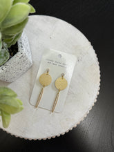 Load image into Gallery viewer, gold cz drop earring lightweight 
